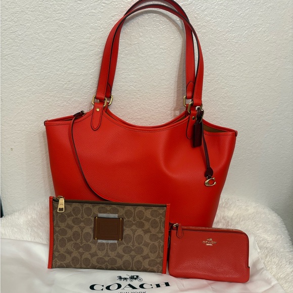 Coach Day Tote Bag - Picture 1 of 9